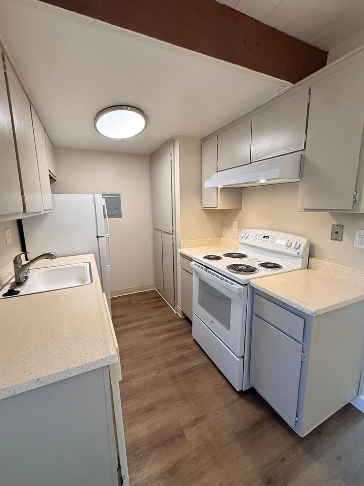 1411 27th St #3 - Photo 2 of 18