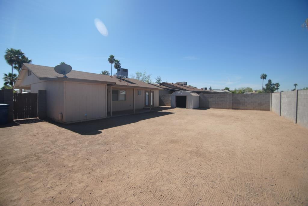 810 W Colgate Dr - Photo 2 of 10