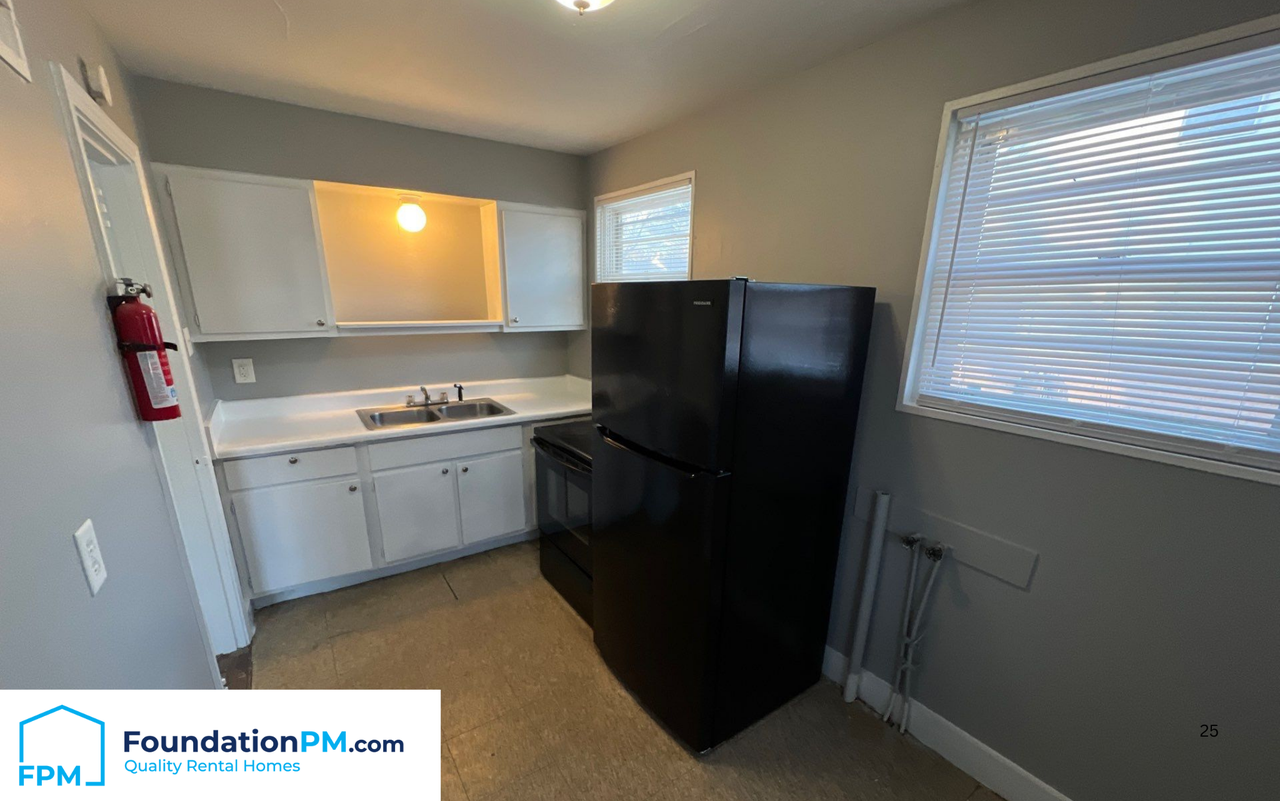 1570 Rebecca St #1 - Photo 3 of 15