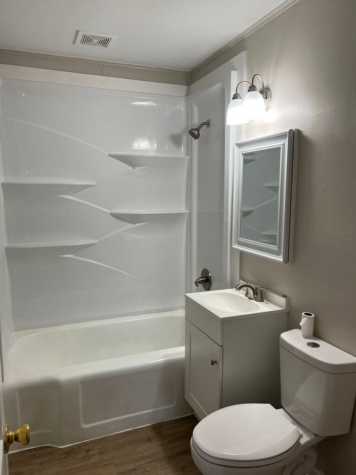 6960 Commander Rd - Photo 6 of 9