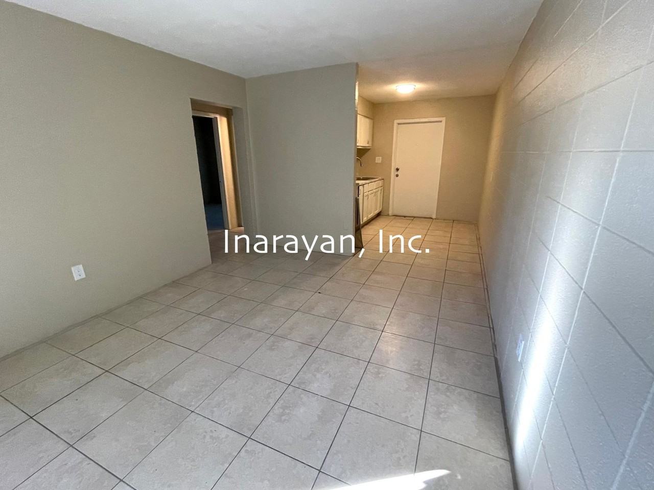 1011 Dewitt Dr - Photo 2 of 9