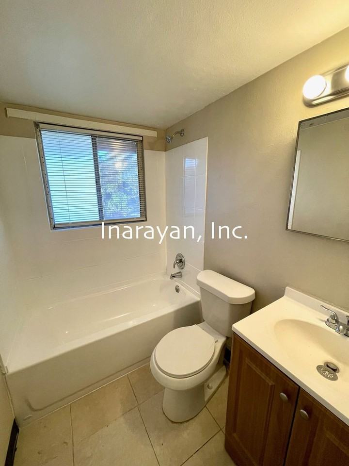 1011 Dewitt Dr - Photo 3 of 9