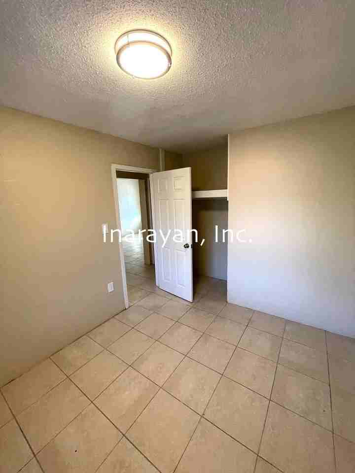 1011 Dewitt Dr - Photo 6 of 9