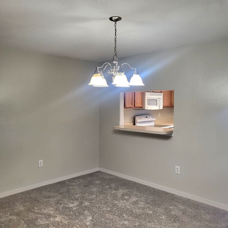 10938 Brickside Ct - Photo 4 of 24