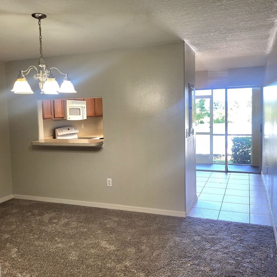 10938 Brickside Ct - Photo 5 of 24