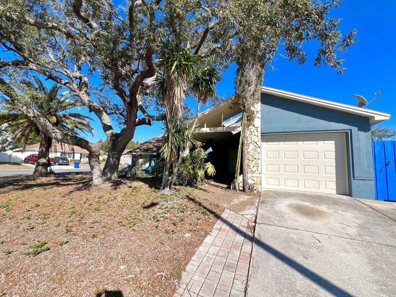 1338 Calamondin Dr - Photo 2 of 18