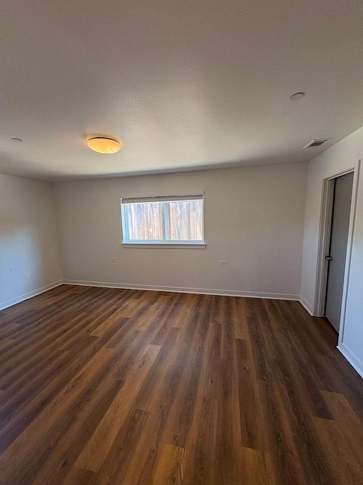 1861 Mccollum St - Photo 3 of 16