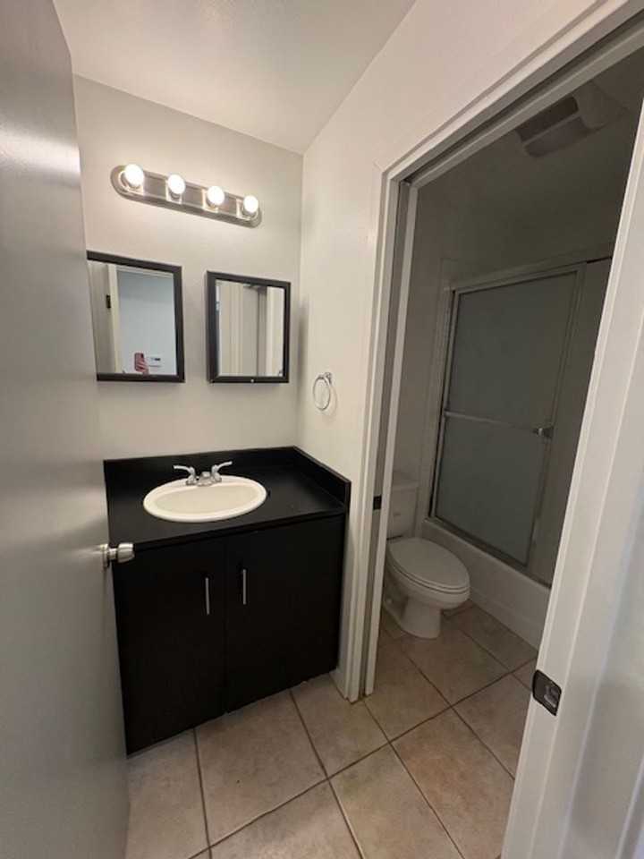 1861 Mccollum St - Photo 4 of 16