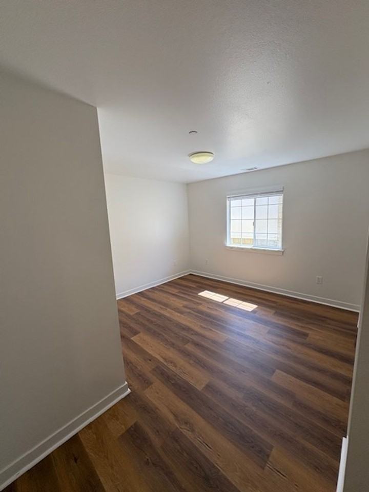 1861 Mccollum St - Photo 5 of 16