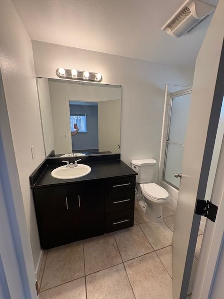 1861 Mccollum St - Photo 7 of 16