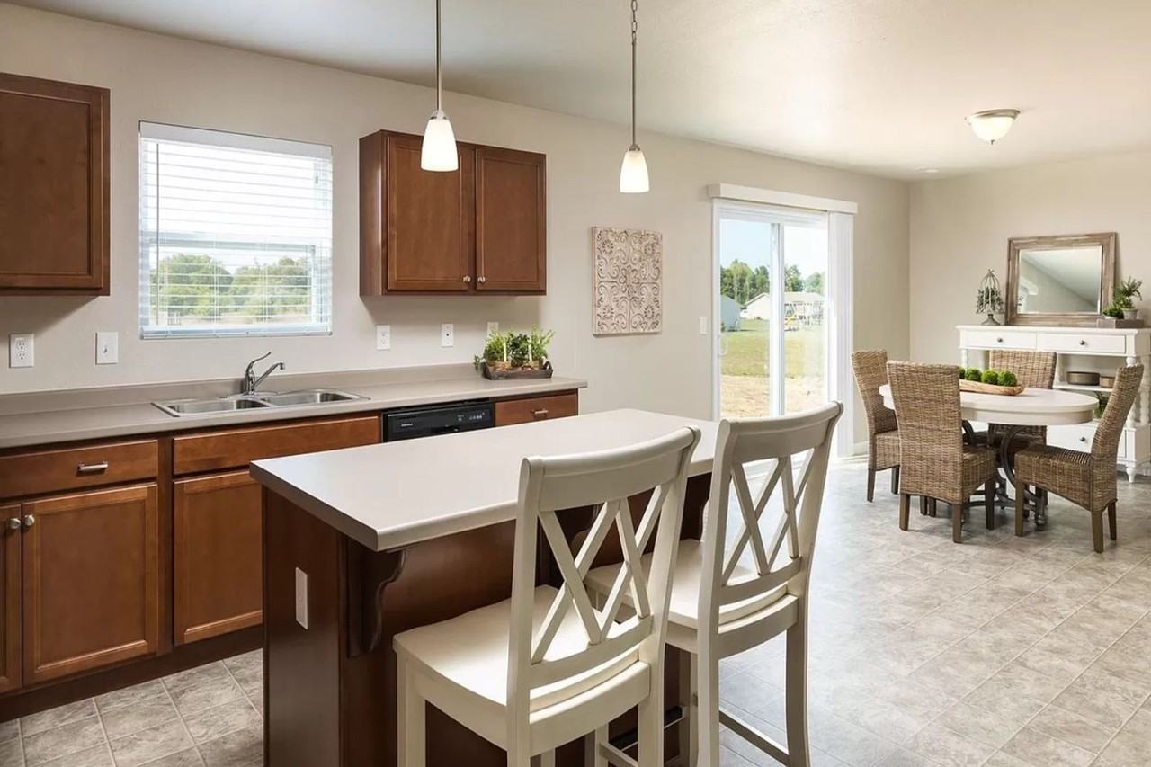 2759 Au Gres River Dr - Photo 7 of 33