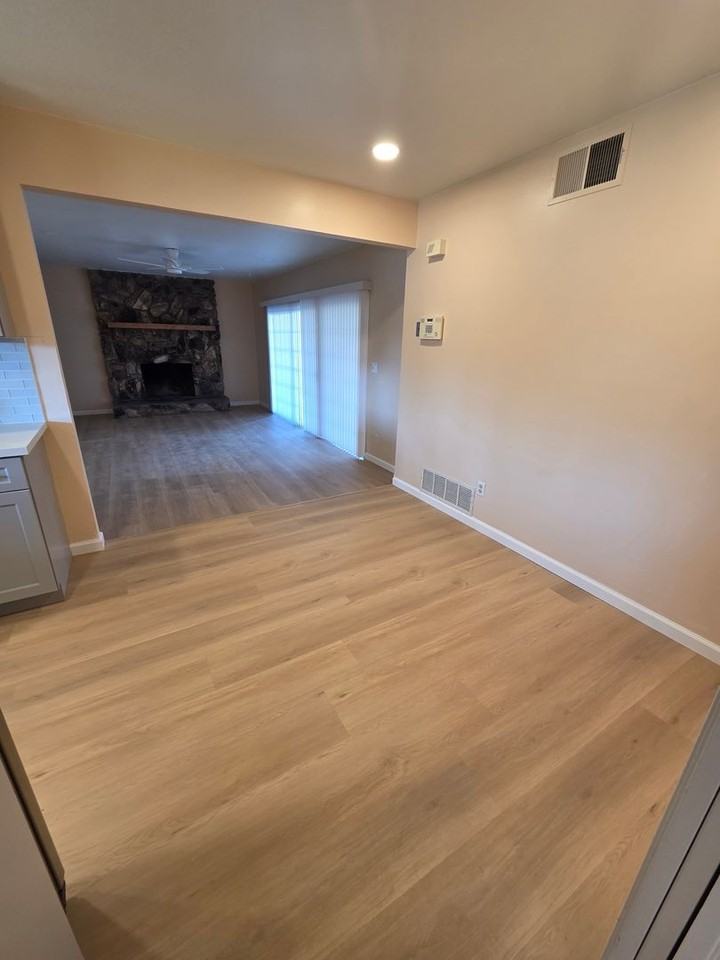 1525 Lavender Ln - Photo 4 of 14