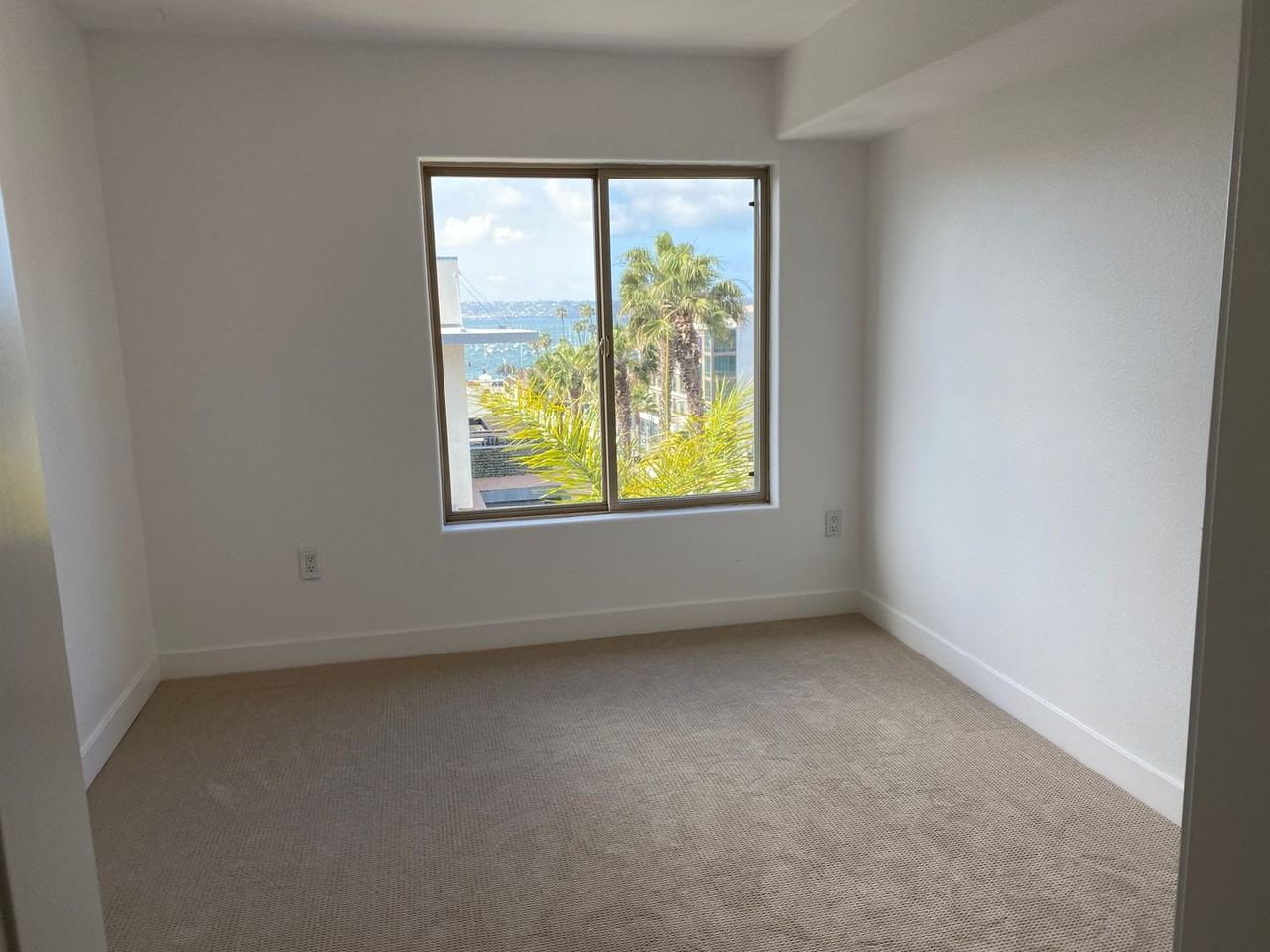 801 W Hawthorn St - Photo 6 of 20