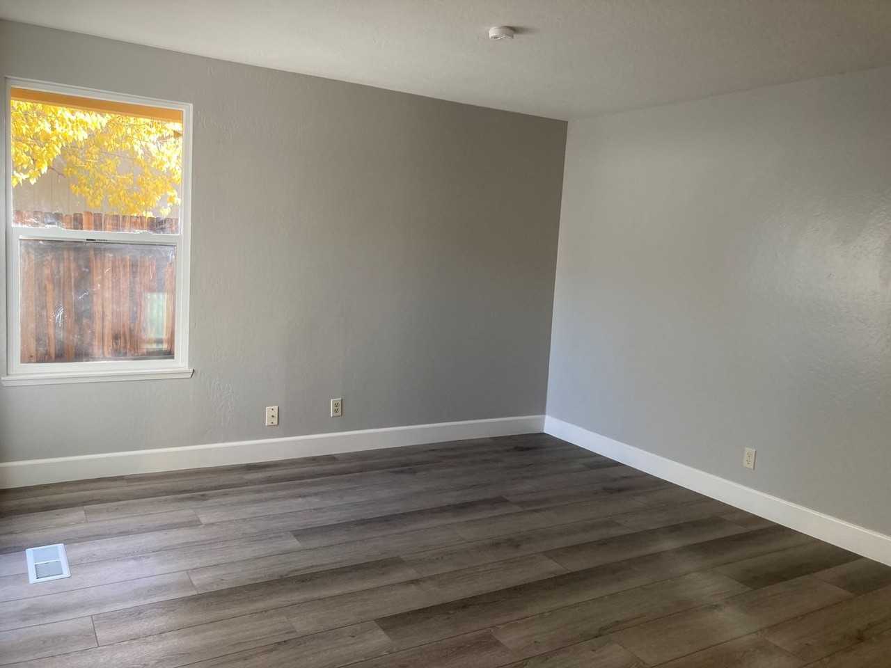 2650 Starks Way - Photo 4 of 11