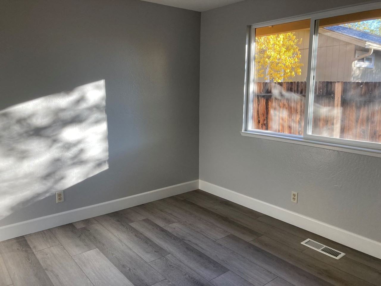 2650 Starks Way - Photo 7 of 11