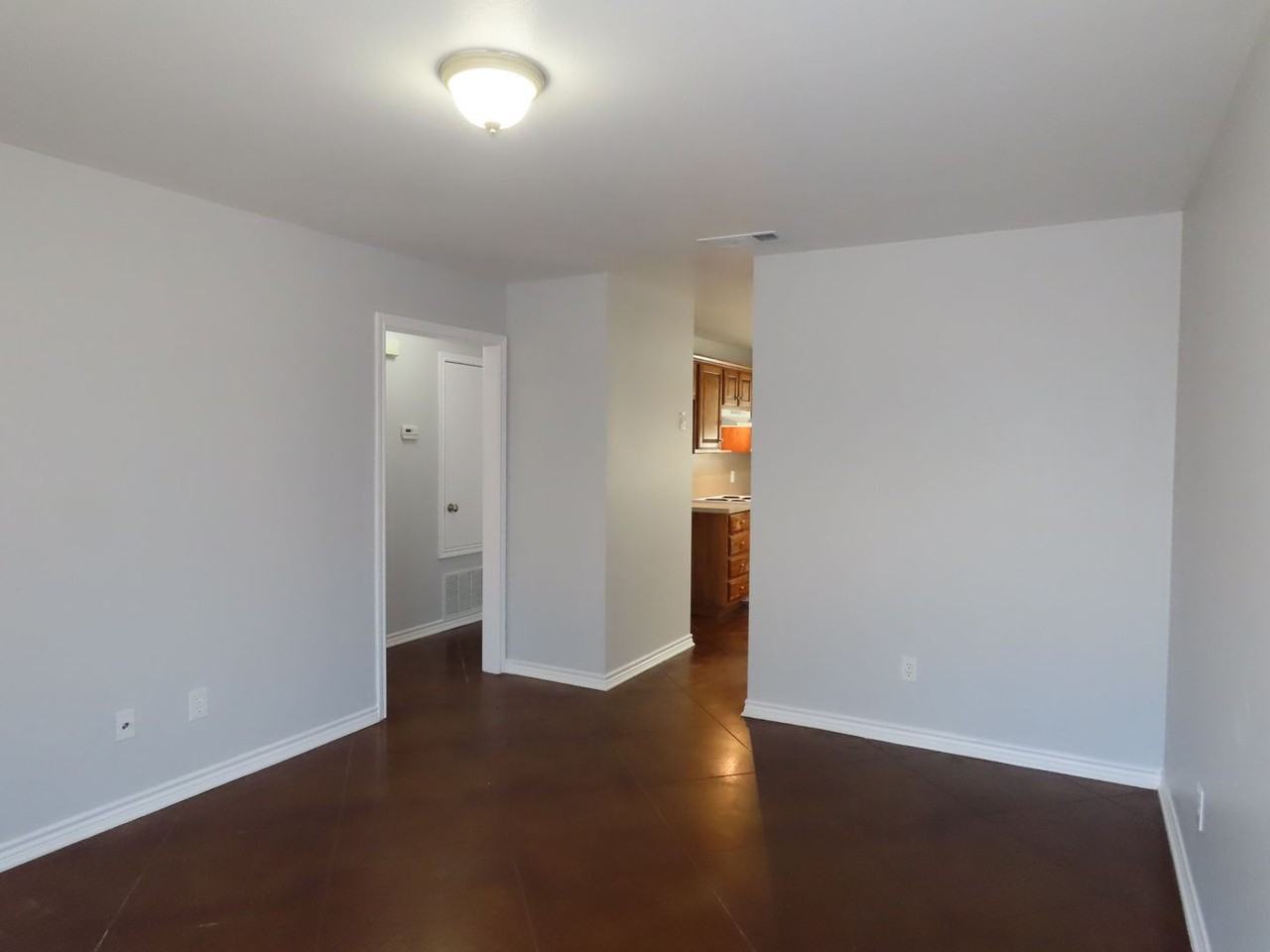 203 Memory Ln Apt D - Photo 6 of 17