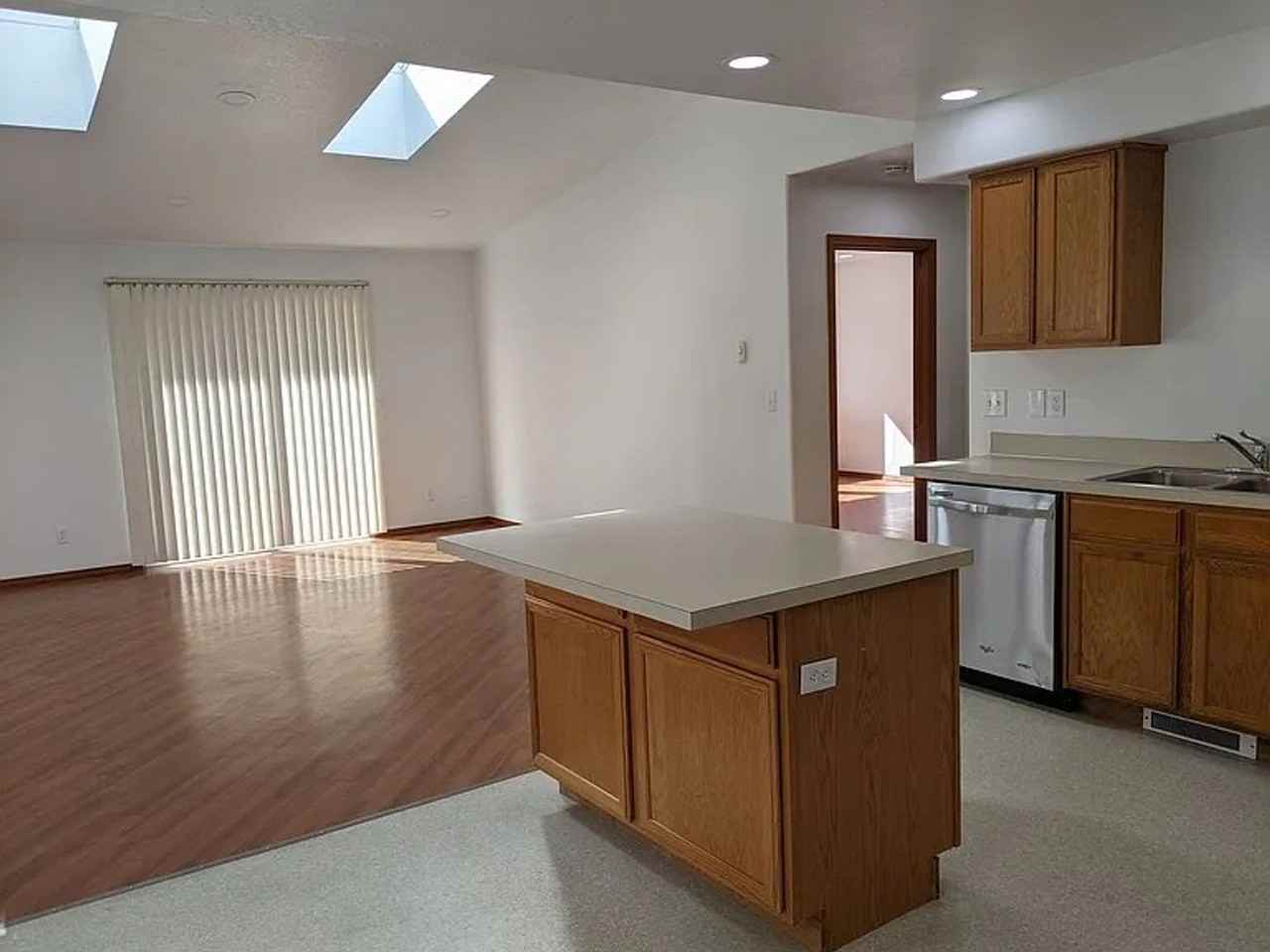 759 Stephens Dr - Photo 6 of 12