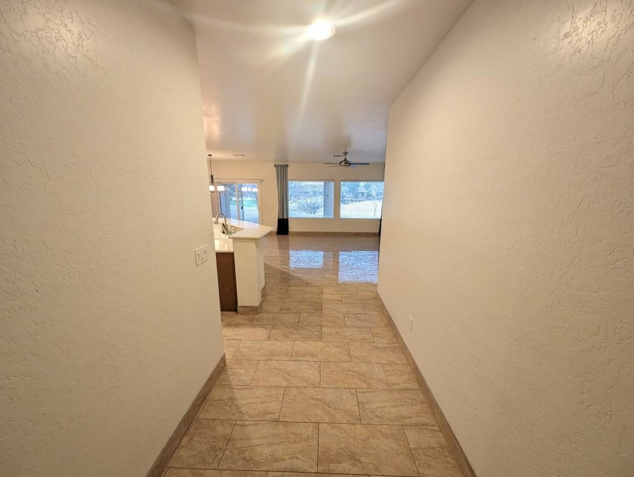 7521 Chaffinch St - Photo 3 of 28