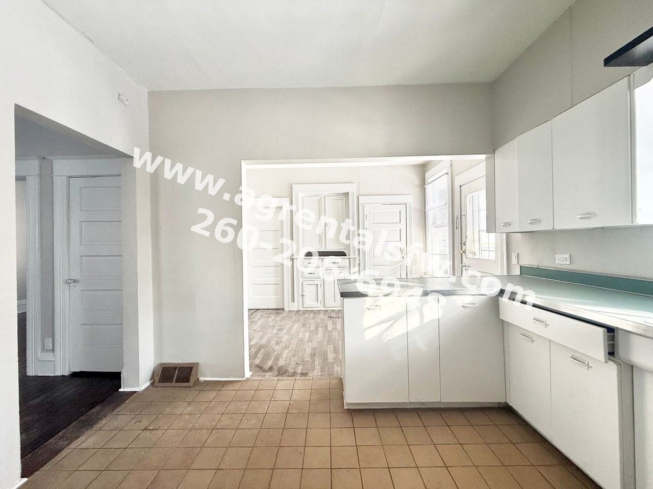 648 Lawton Pl - Photo 5 of 21