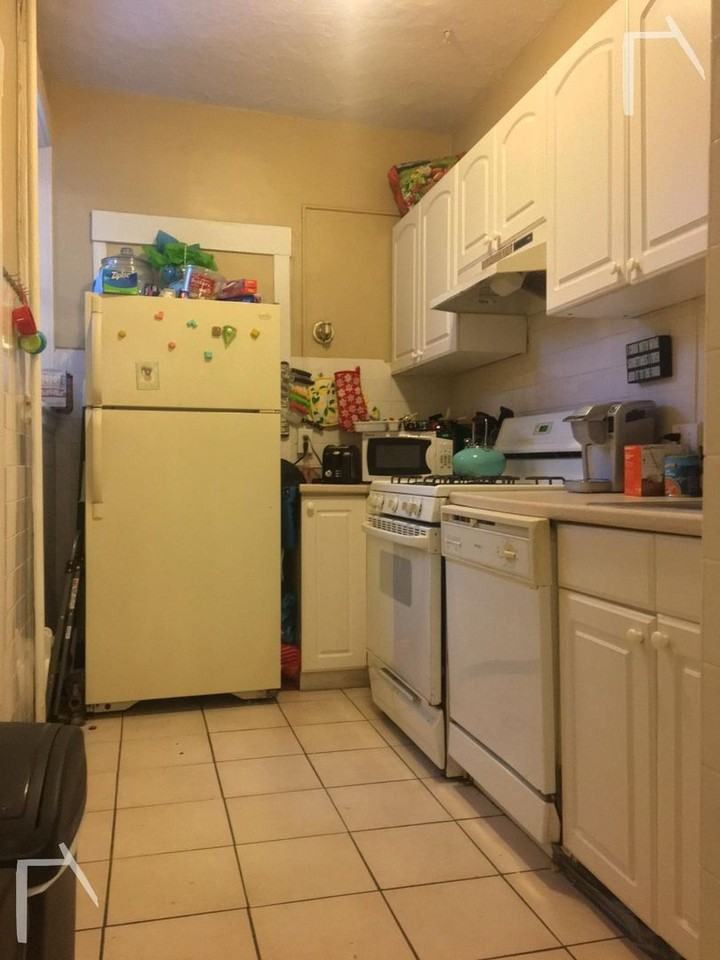 317 Saint Paul St - Photo 5 of 8