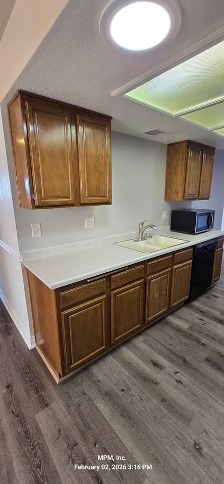 1805 Southview Cir - Photo 5 of 22