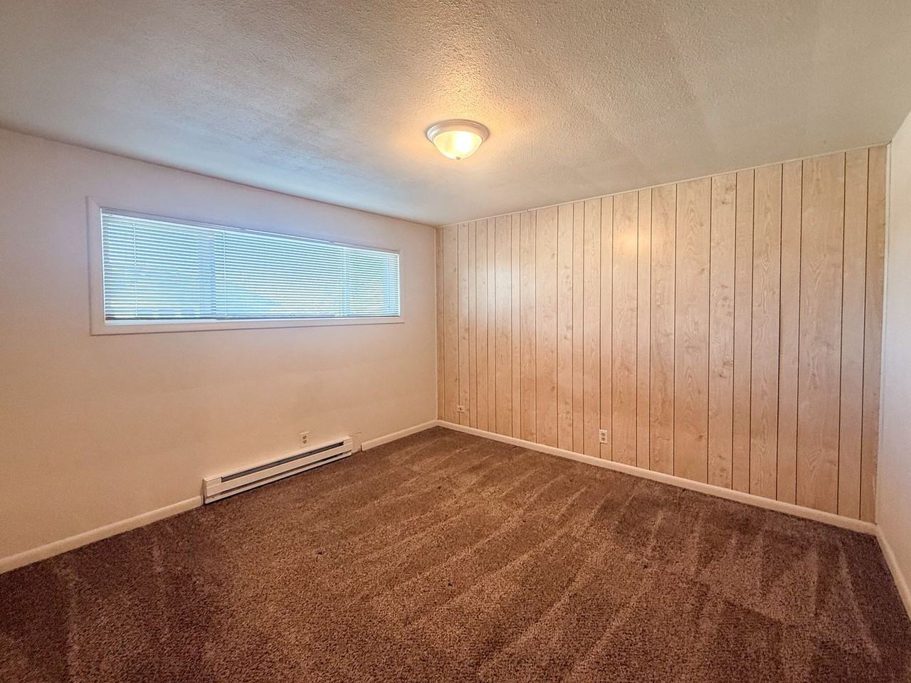 227 24th St Se - Photo 4 of 18