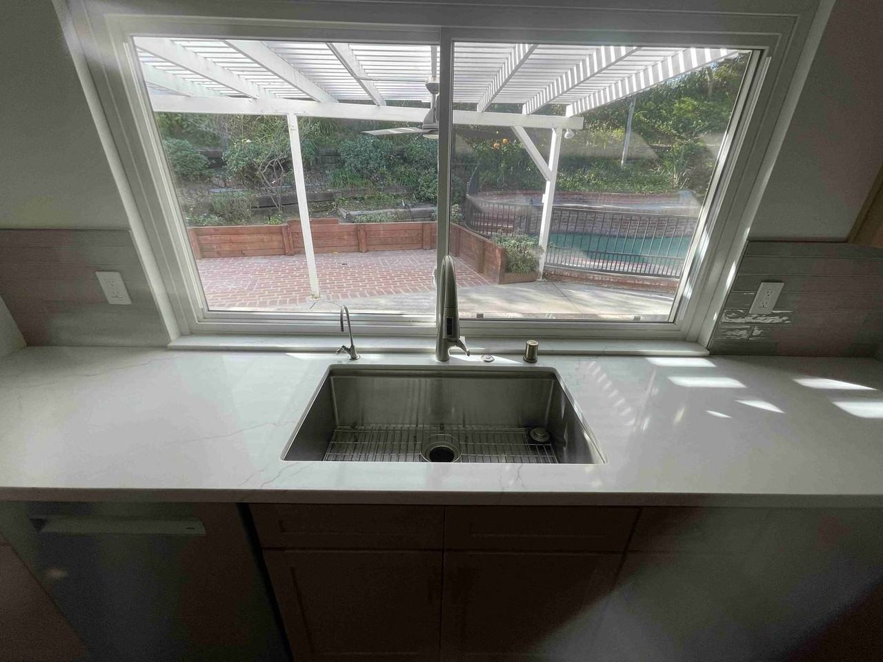 12577 Mendel Dr - Photo 7 of 40