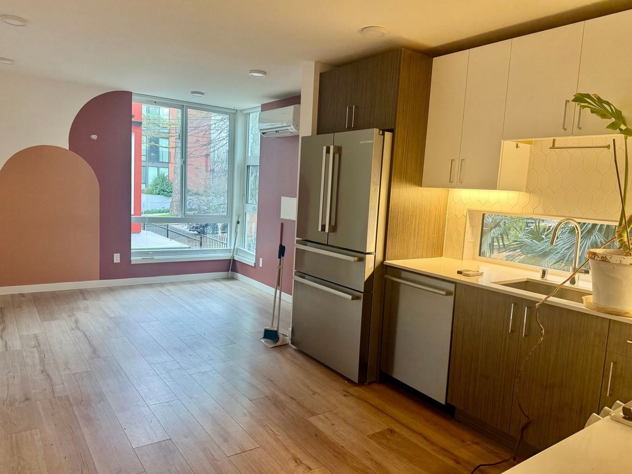 1435 E Howell St - Photo 3 of 14