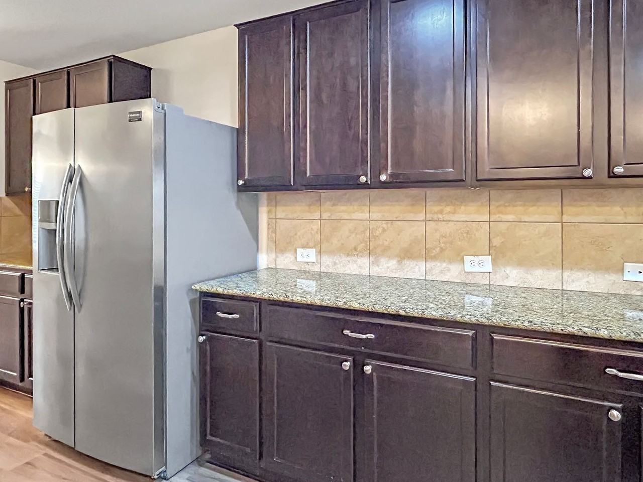 10415 Reckless - Photo 5 of 33