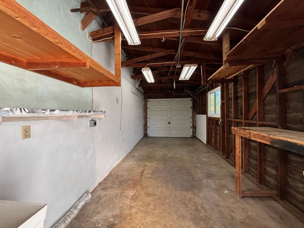 1073 7th St - Photo 7 of 14