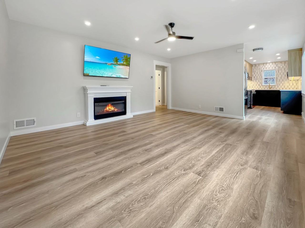 1926 N 18th St - Photo 3 of 21