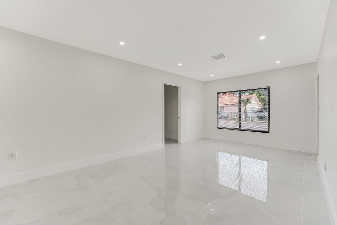 3313 Nw 13th Ave #3410 - Photo 3 of 21