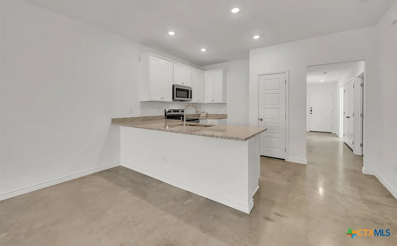 1210 Concord Dr #B - Photo 2 of 15