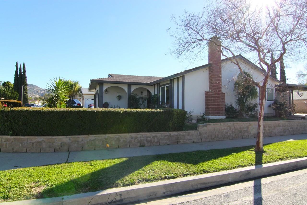 5604 Bloomfield St - Photo 3 of 22