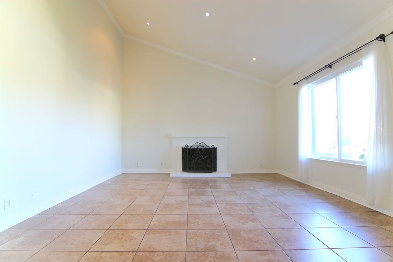 5604 Bloomfield St - Photo 5 of 22