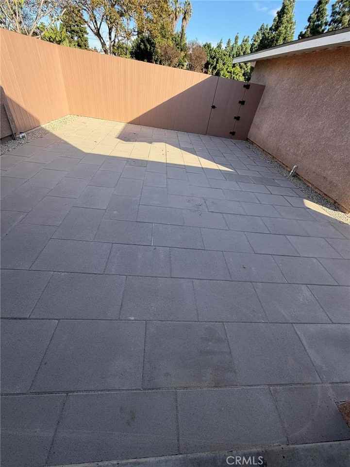 957 S Salem St #957 - Photo 2 of 9