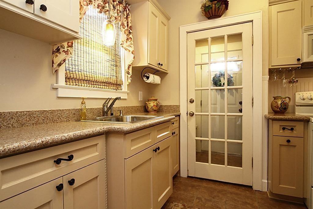 1915 Cleburne St #1915-1 - Photo 6 of 8