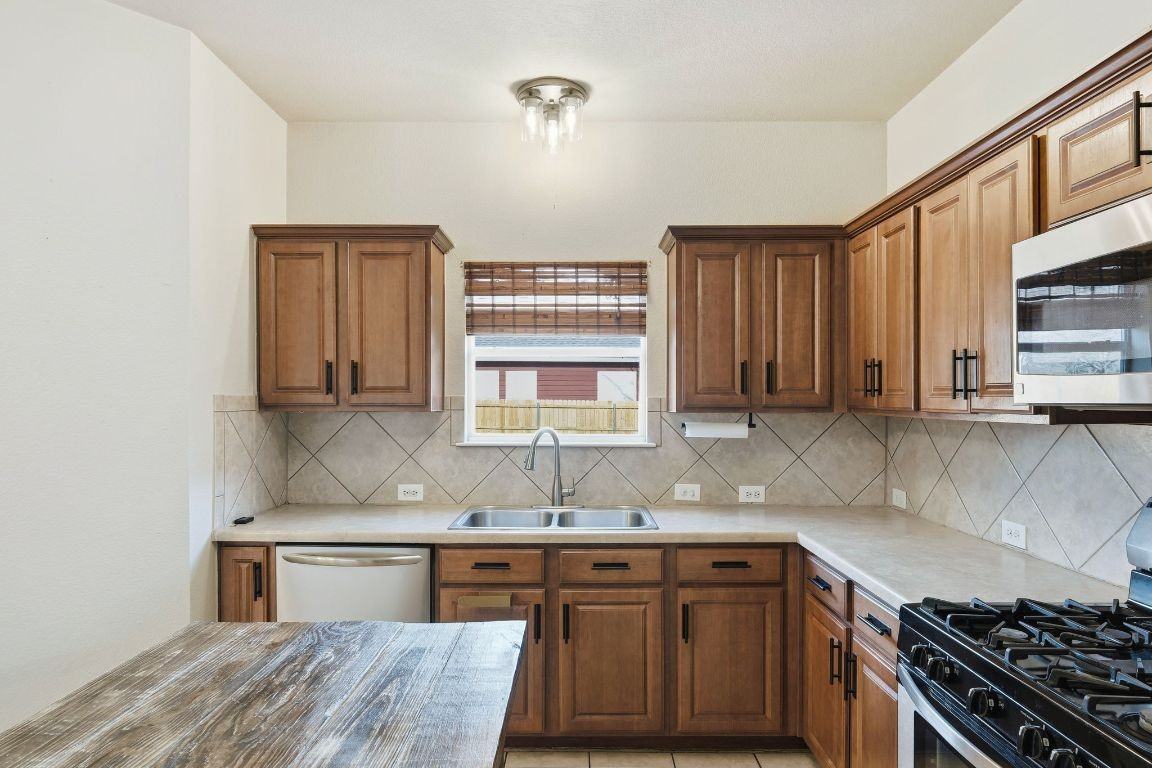 606 Fairmont #606 - Photo 2 of 31