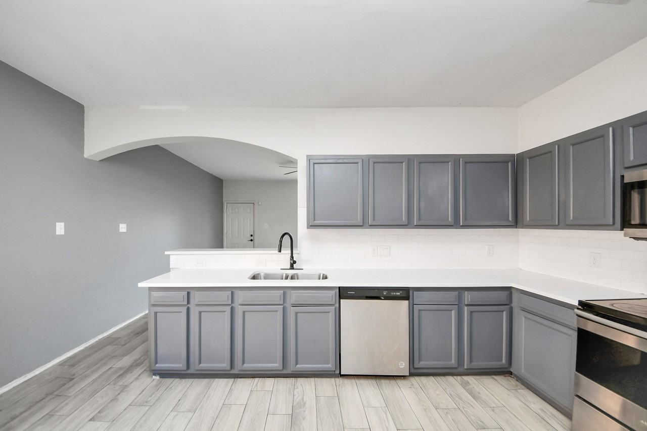 10217 Teneha Dr #10217A - Photo 2 of 20