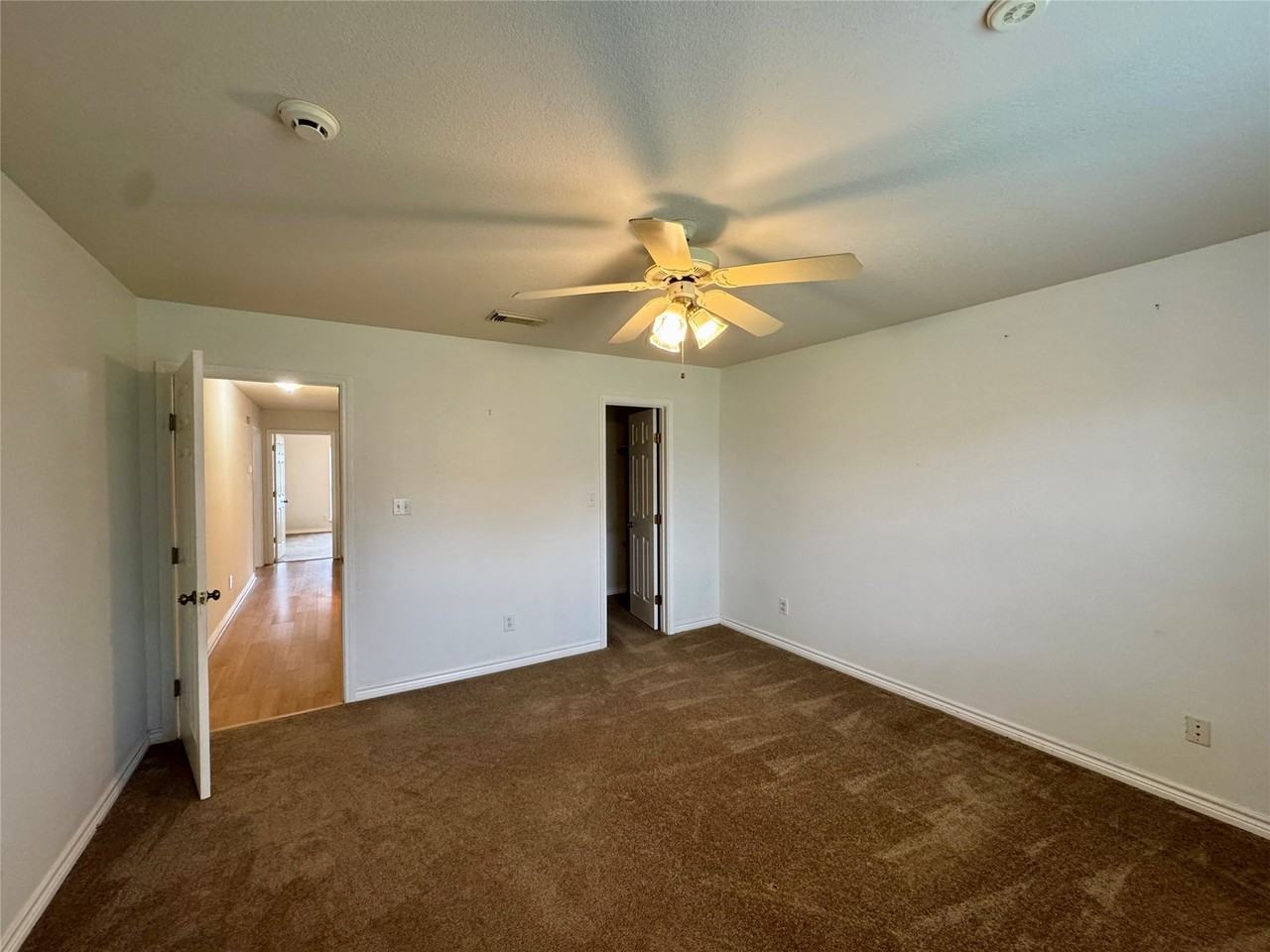 303 Waterwood Dr #303 - Photo 4 of 25