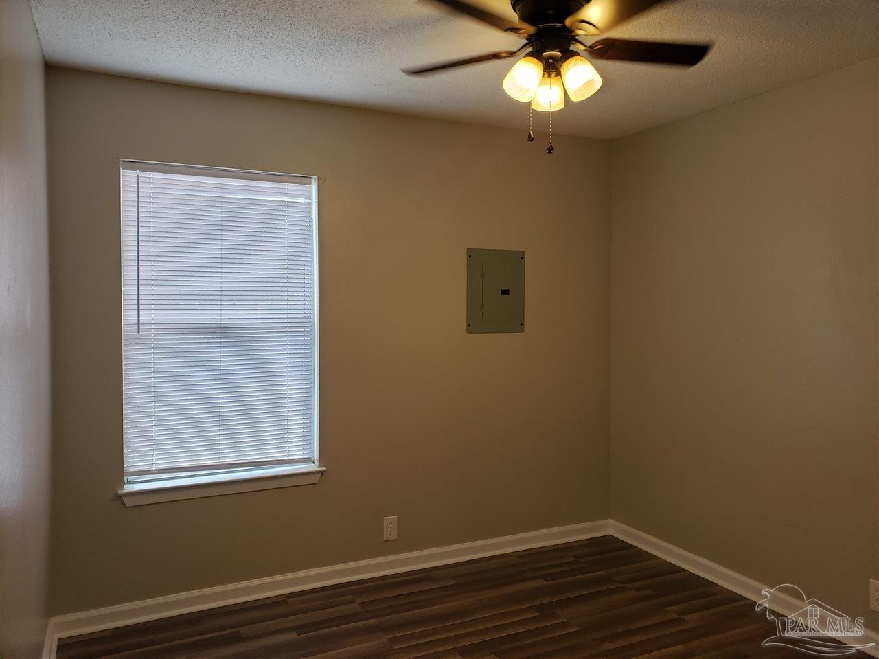 345 S I St #345B - Photo 6 of 8