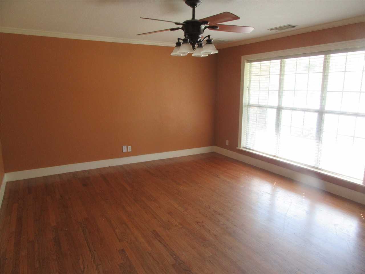 2912 N Logan St #2912 - Photo 6 of 9