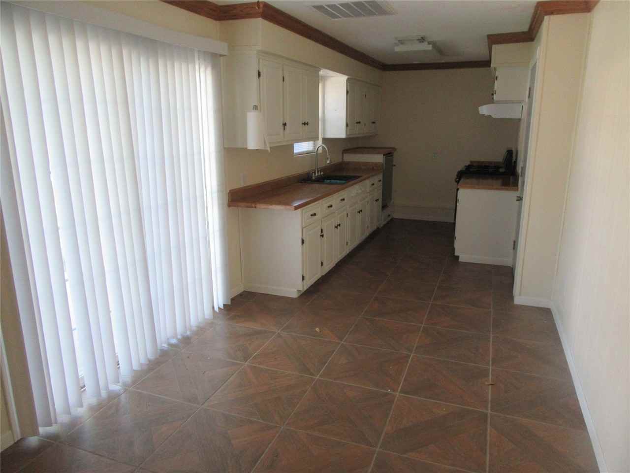 2912 N Logan St #2912 - Photo 7 of 9