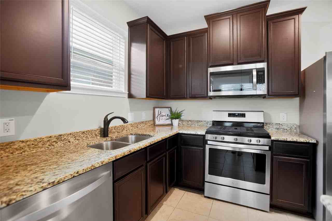 7712 Boulder Sunstone Ln #7712 - Photo 6 of 43