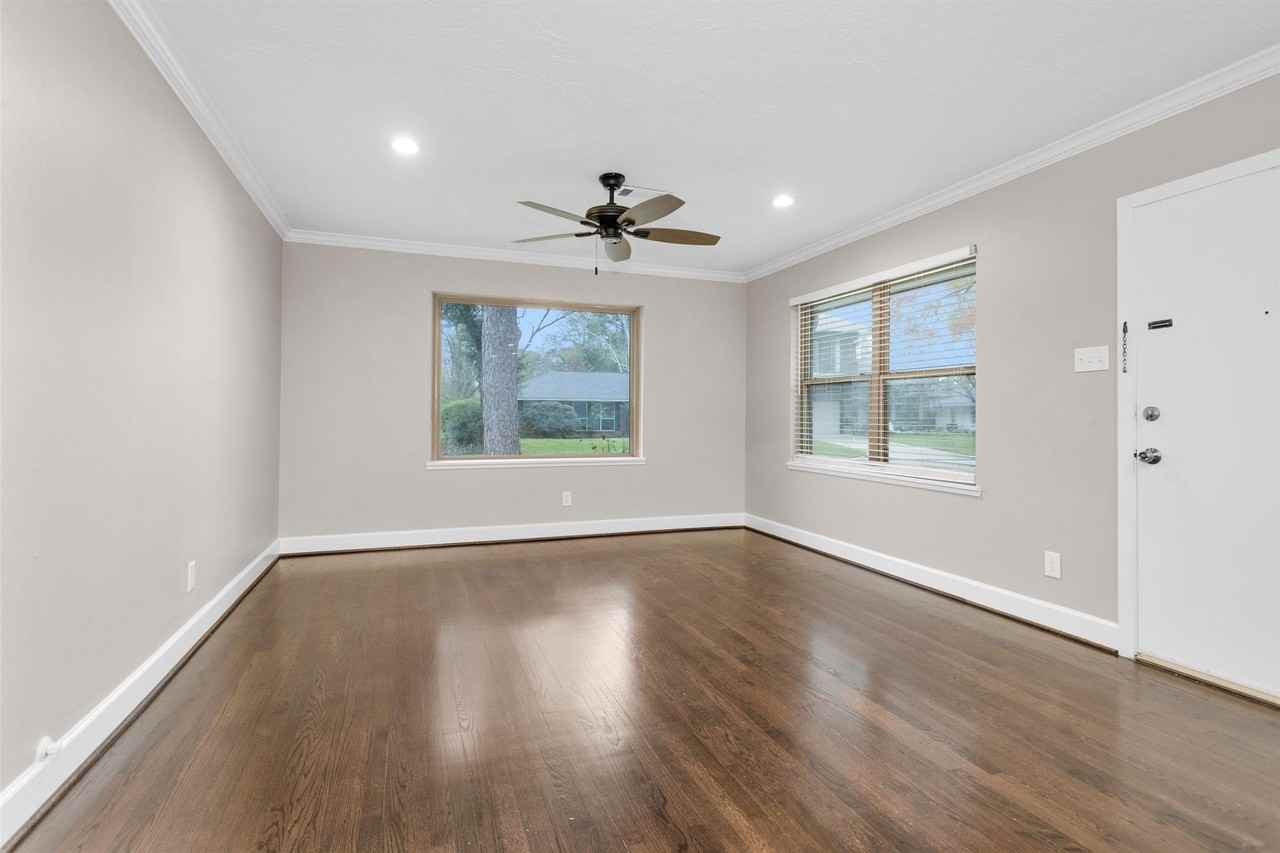 2316 Poinciana Dr #2316 - Photo 4 of 17