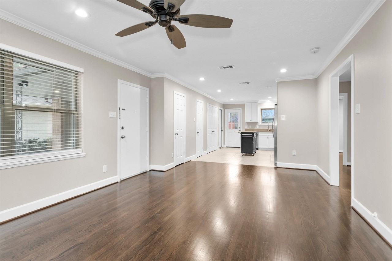 2316 Poinciana Dr #2316 - Photo 5 of 17