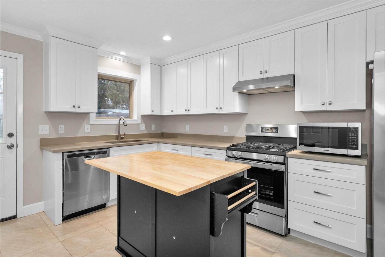 2316 Poinciana Dr #2316 - Photo 7 of 17