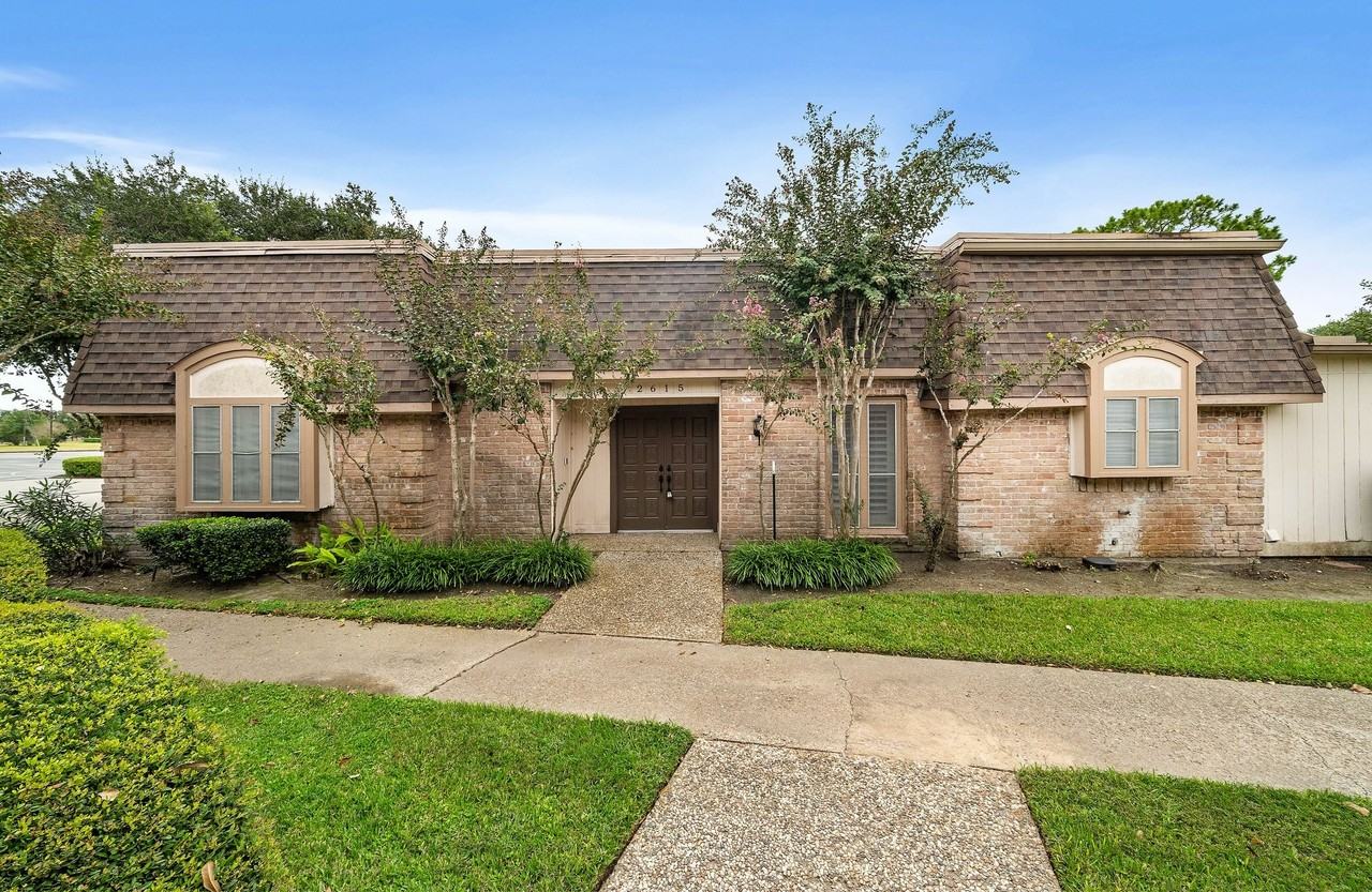 2615 Yorktown Ln #2615 - Photo 4 of 22