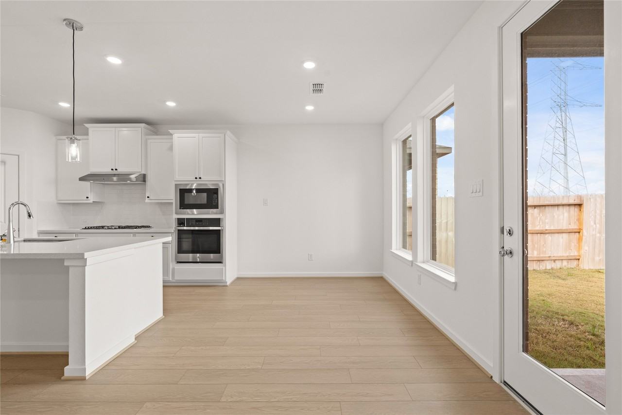 21918 Wycombe Terrace Way #21918 - Photo 4 of 33