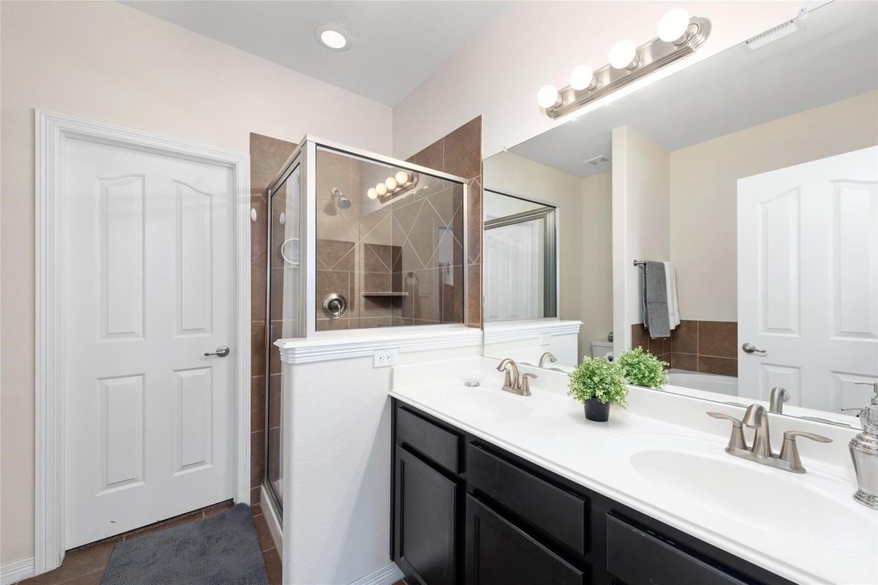 11003 Paterno Dr #11003 - Photo 3 of 18